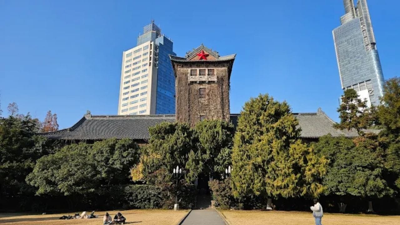 Solar Window Power Revolution New CLC Coating Generates Electricity from Glass (4)