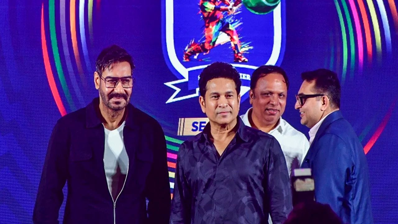 ISPLમાં ટેનિસ બોલથી મેચો રમાશે, જેમાં 10 ઓવરની મેચો હશે. સચિન તેંડુલકર પહેલાથી જ લીગની કોર કમિટીનો સભ્ય છે, અને હવે ગાંગુલી આ લીગમાં જોડાયો છે.