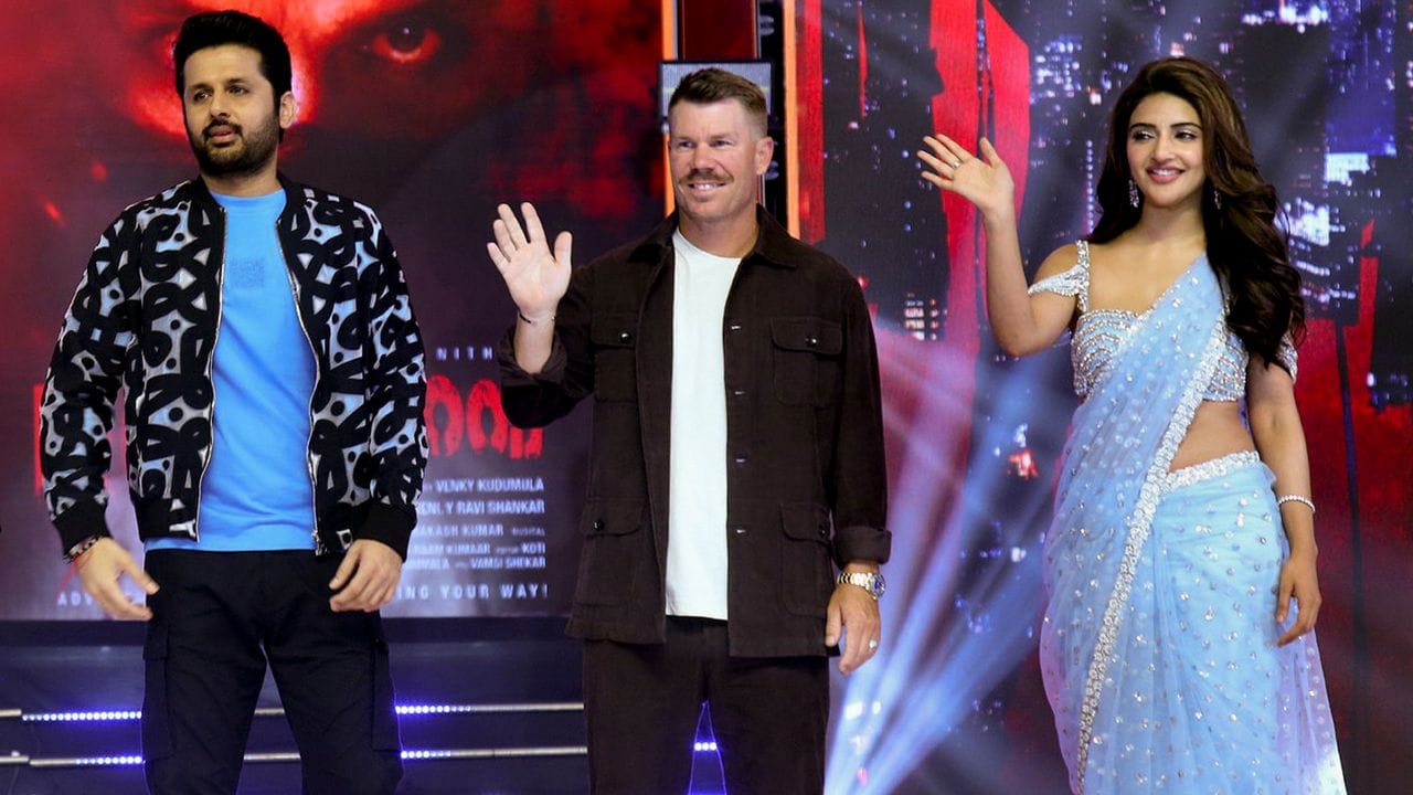 તમને જણાવી દઈએ કે, શ્રીલીલાની ઉંમર માત્ર 24 વર્ષની છે. તેમણે જેટલી પણ ફિલ્મ બનાવી છે. જેમાં મોટાભાગની ફિલ્મ હિટ રહી હતી.