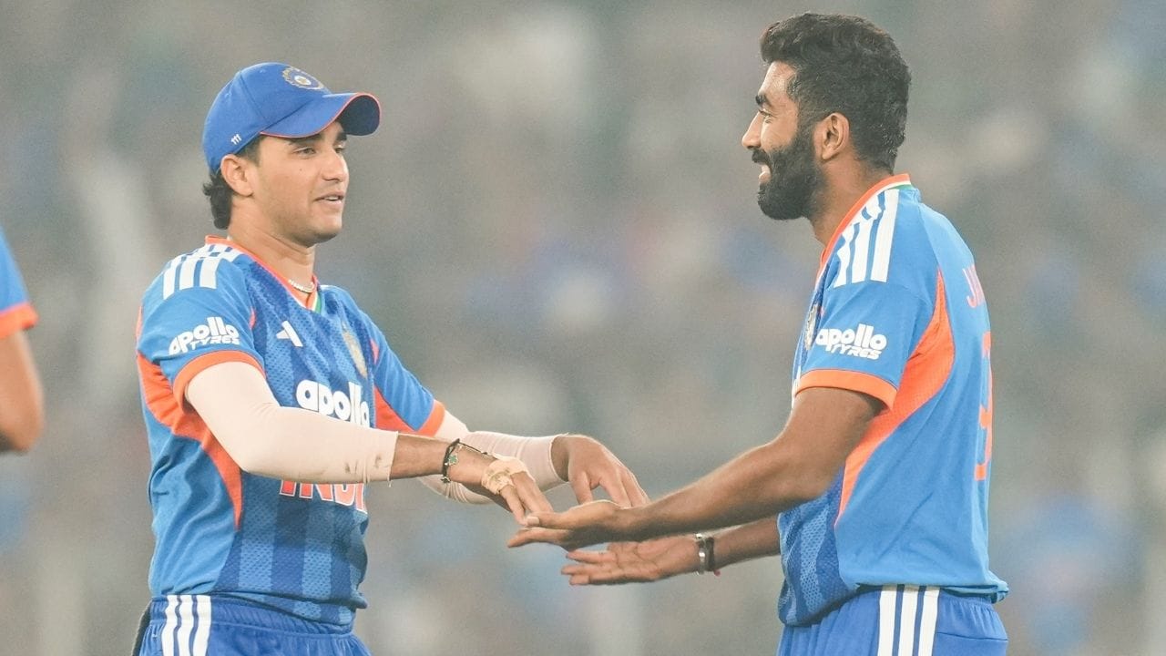 15 સભ્યોની આ ટીમમાં એવા પણ કેટલાક ખેલાડીઓ છે. જે ટી20 વર્લ્ડકપ 2024ની વિજેતા ટીમનો ભાગ હતા. તો કેટલાક એવા નામ પણ છે. જે પહેલી વખત આ મેગા ઈવેન્ટમાં પહેલી વખત સ્થાન મળ્યું છે.