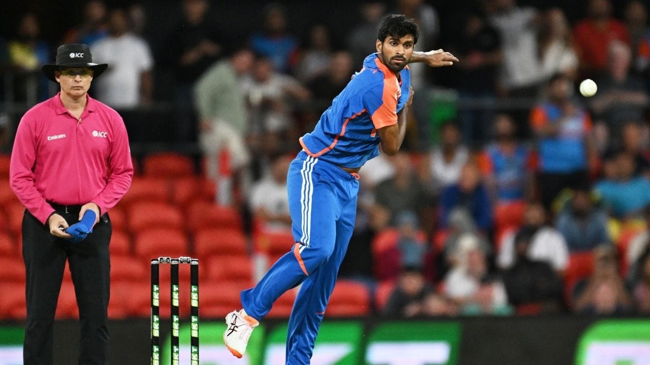 આ સિવાય ઈશાન કિશન પાસે પણ એક મોટી તક છે. જે 2 વર્ષ બાદ ટીમ ઈન્ડિયાના સ્કવોડમાં સામેલ થયો છે. તે વર્ષ 2021ની ટી20 વર્લ્ડકપ રમી ચૂક્યો છે.આ સિવાય બધાની નજર ઓપનિંગ બેટસમેન અભિષેક શર્મા પર રહેશે.