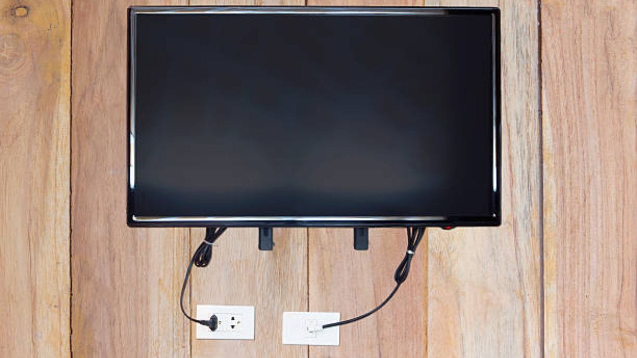 તાત્કાલિક અનપ્લગ કરવાથી આ બિનજરૂરી વીજ વપરાશ બંધ થાય છે અને પરિણામે માસિક થોડી બચત થાય છે. વીજળી બચાવવા માટે તમારા ટીવીને અનપ્લગ કરવું એ એક સ્માર્ટ અને ફાયદાકારક આદત માનવામાં આવે છે.