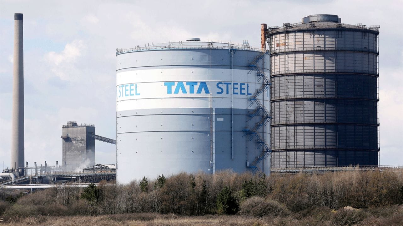 કંપનીની વ્યૂહરચના રોકાણકારોને ખુશ કરી, અને શેર 1.5% થી વધુ વધ્યો. કેટલાક રોકાણકારોએ આ તેજીનો લાભ લીધો, જેના કારણે ભાવમાં થોડો ઘટાડો થયો, પરંતુ તે મજબૂત સ્થિતિમાં છે. હાલમાં, તે BSE પર ₹164.50 પર ટ્રેડ થઈ રહ્યો છે, જે 1.42% વધીને ₹165.20 થયો હતો.