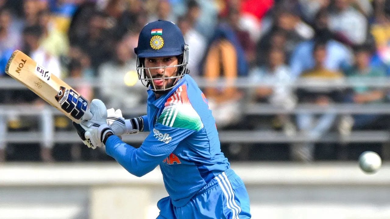 તિલક વર્મા 1000 રન બનાવનારો પાંચમો સૌથી ઝડપી ભારતીય બેટ્સમેન બન્યો. વિરાટ કોહલી 27 ઇનિંગ્સમાં આ સિદ્ધિ હાંસલ કરીને યાદીમાં ટોચ પર છે. અભિષેક શર્મા 28 ઇનિંગ્સ સાથે યાદીમાં બીજા ક્રમે છે.