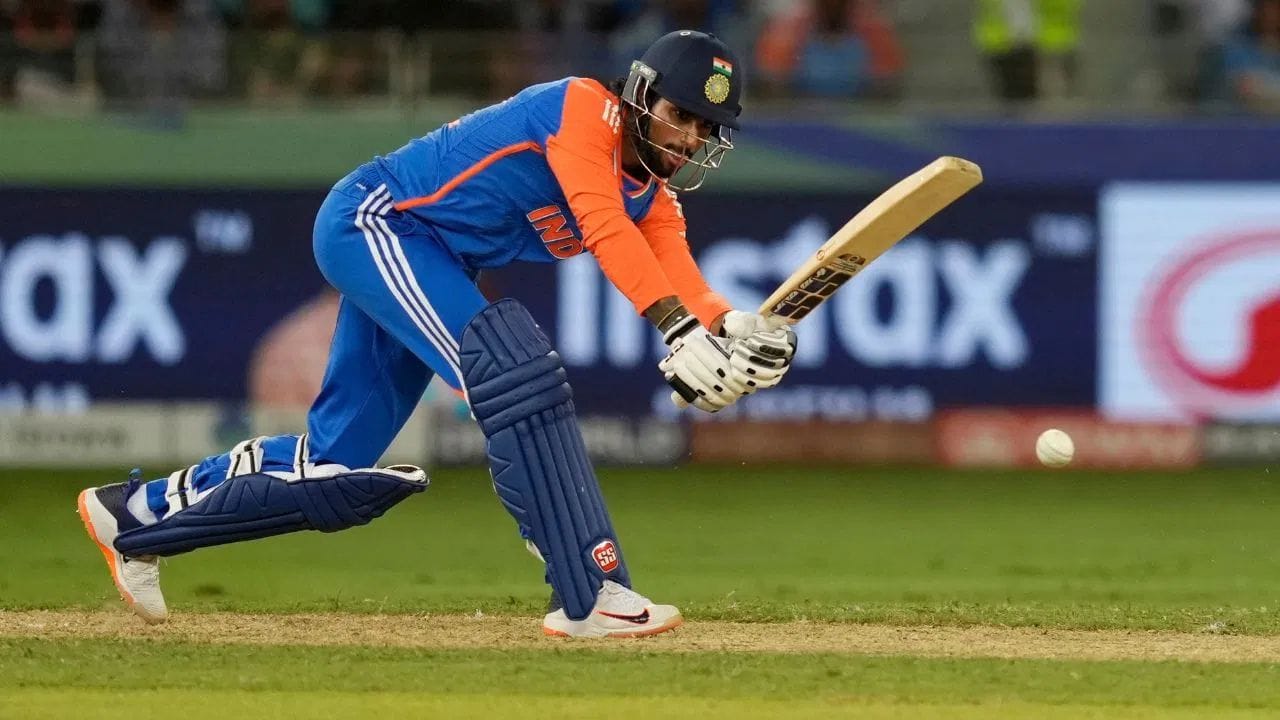 ટીમ ઈન્ડિયાના યુવા બેટ્સમેન તિલક વર્માએ એક મોટો રેકોર્ડ બનાવ્યો છે. દક્ષિણ આફ્રિકા સામેની પાંચ મેચની T20 શ્રેણીની પહેલી મેચ તેના માટે ખાસ હતી. તેણે એવી સિદ્ધિ હાંસલ કરી જે અગાઉ કોઈ અન્ય ભારતીય ખેલાડીએ હાંસલ કરી ન હતી.