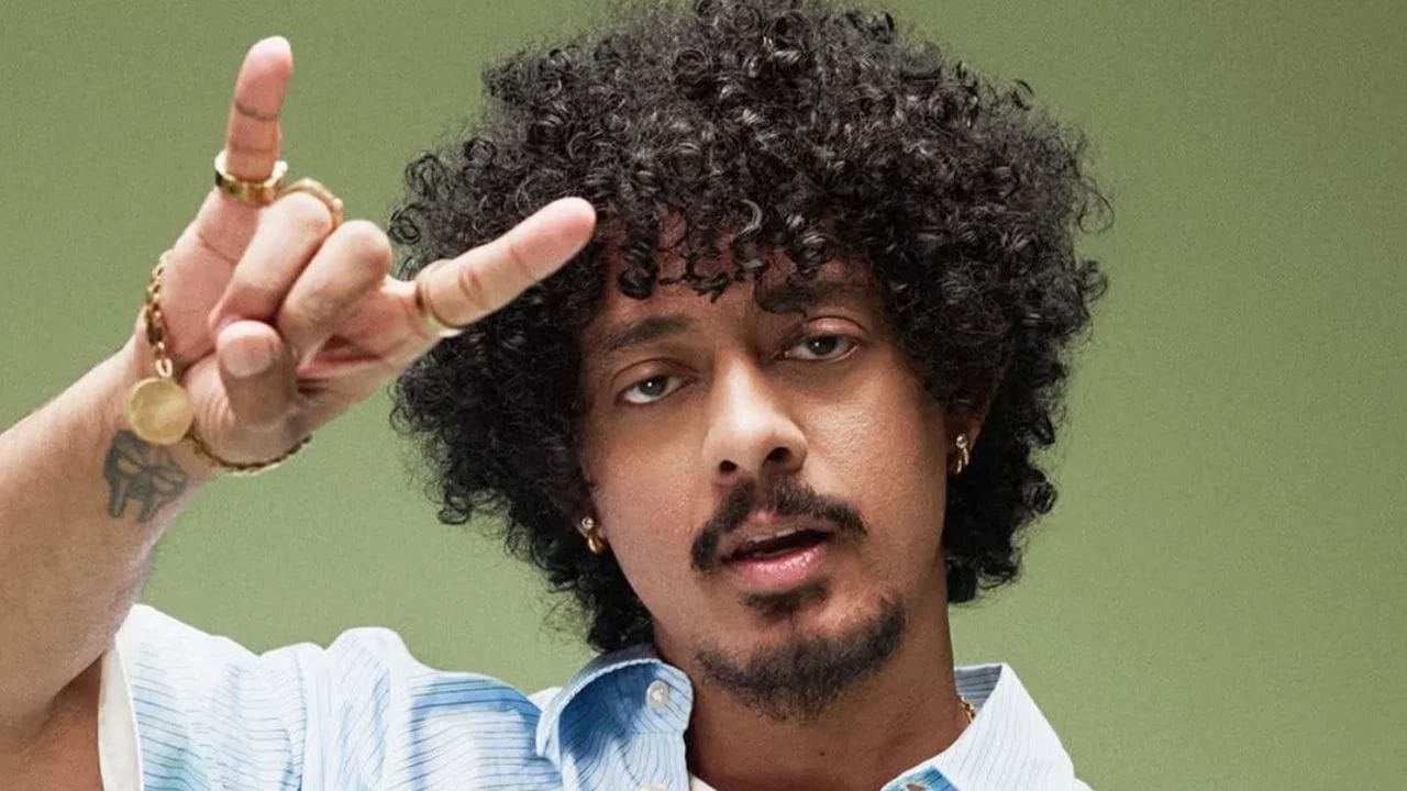 ગ્લોબલ હિપ-હોપનો નવો ચહેરો: કેરળના રેપર સૂરજ ચેરુકટ, ઉર્ફે "હનુમાનકાઇન્ડ", 2025 માં ભારતીય સંગીતને વિશ્વમાં લાવ્યા. તેમના ટ્રેક "બિગ ડોગ્સ", "મૌત કા કુઆન" ના જોખમી વીડિયોએ વૈશ્વિક સ્તરે ચર્ચા જગાવી છે. તેમણે કોચેલા ખાતે ચેંડા મેલમ સાથે પ્રદર્શન કરીને ઇતિહાસ રચ્યો છે. 
