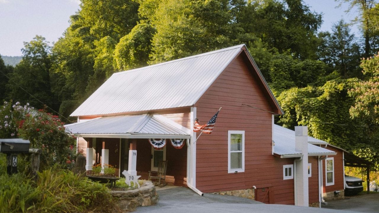 યુએસમાં, 2 બેડરૂમવાળા એપાર્ટમેન્ટનું સરેરાશ માસિક ભાડું US$1,700 અને US$1,900 ની વચ્ચે હોવાનો અંદાજ છે.