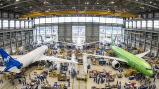 વિશ્વની સૌથી મોટી વિમાન ફેક્ટરી જ્યાં બને છે, એક જ દિવસમાં 8 વિમાન!