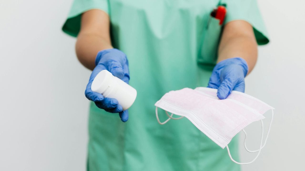 ડૉક્ટરનું કહેવું છે કે, શિયાળાની ઋતુમાં વજાઈનલ ઈન્ફેક્શનનું જોખમ એટલા માટે વધી જાય છે કે, કારણ કે,  આ દરમિયાન સ્વચ્છતામાં ફેરફારને કારણે મહિલાઓમાં વજાઈનલ ઈન્ફેક્શનનું જોખમ વધી જાય છે. તેથી તમારે કેટલીક વાતોનું ધ્યાન રાખવું જરુરી છે.