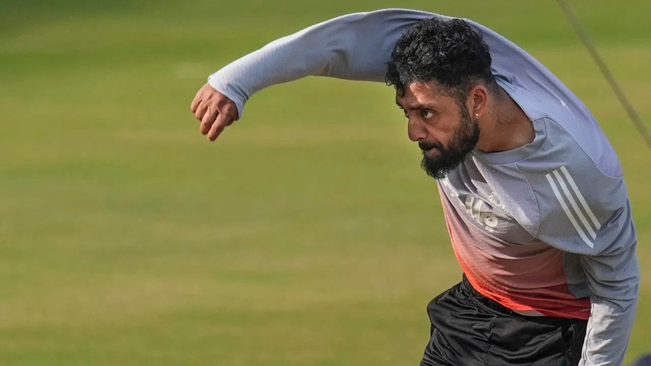 જસપ્રીત બુમરાહે 2017 માં 783 પોઈન્ટ મેળવ્યા હતા અને હવે વરુણે 800 પોઈન્ટનો અવરોધ તોડી નાખ્યો છે. વરુણ ચક્રવર્તીએ T20 ફોર્મેટમાં સતત સારું પ્રદર્શન કર્યું છે. તે દક્ષિણ આફ્રિકા સામેની T20 શ્રેણીમાં પણ સારા ફોર્મમાં છે.