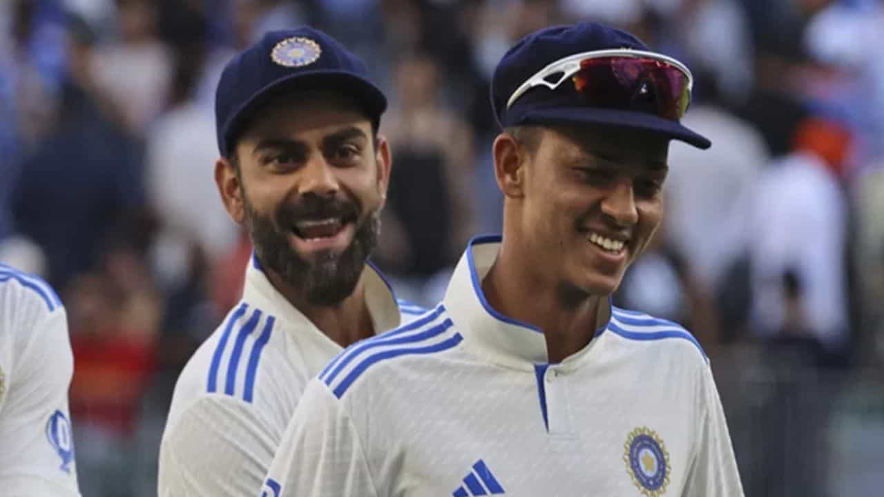 તેરે નામ... વિરાટ કોહલીએ મેદાનની વચ્ચે યશસ્વી જયસ્વાલની ઉડાવી મજાક, જુઓ વીડિયો