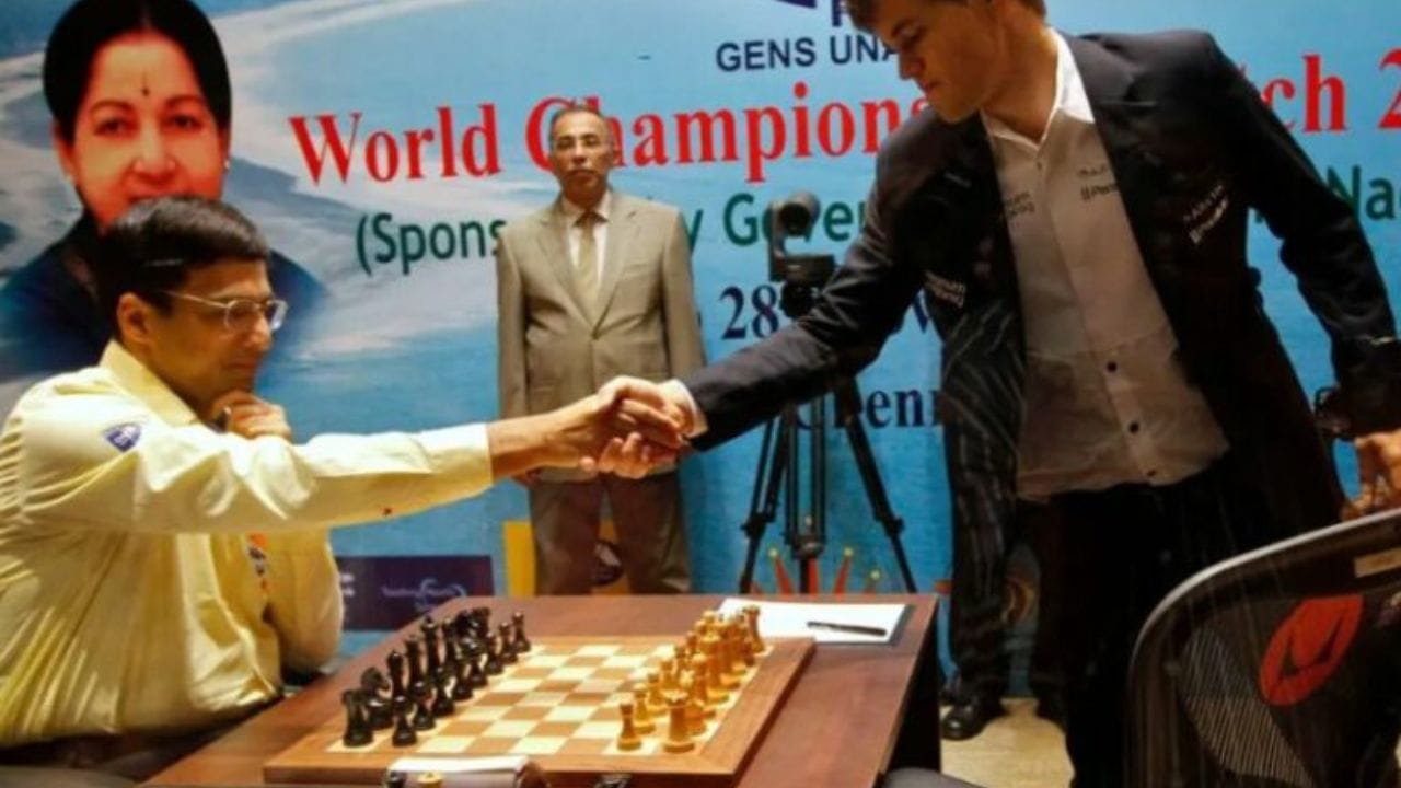 ઓગસ્ટ 2010માં આનંદ ઓલિમ્પિક ગોલ્ડ ક્વેસ્ટના ડિરેક્ટર બોર્ડમાં જોડાયા, જે ભારતના ઉચ્ચ ખેલાડીઓ અને સંભવિત યુવા પ્રતિભાને પ્રોત્સાહન અને સમર્થન આપવા માટે એક ફાઉન્ડેશન છે.