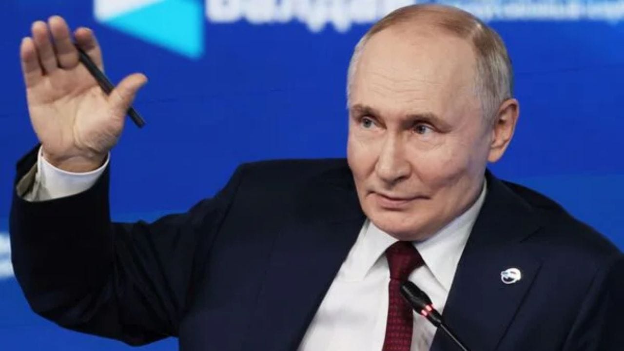 Vladimir Putin plane Flying Kremlin Luxury Security Cost Revealed (9)