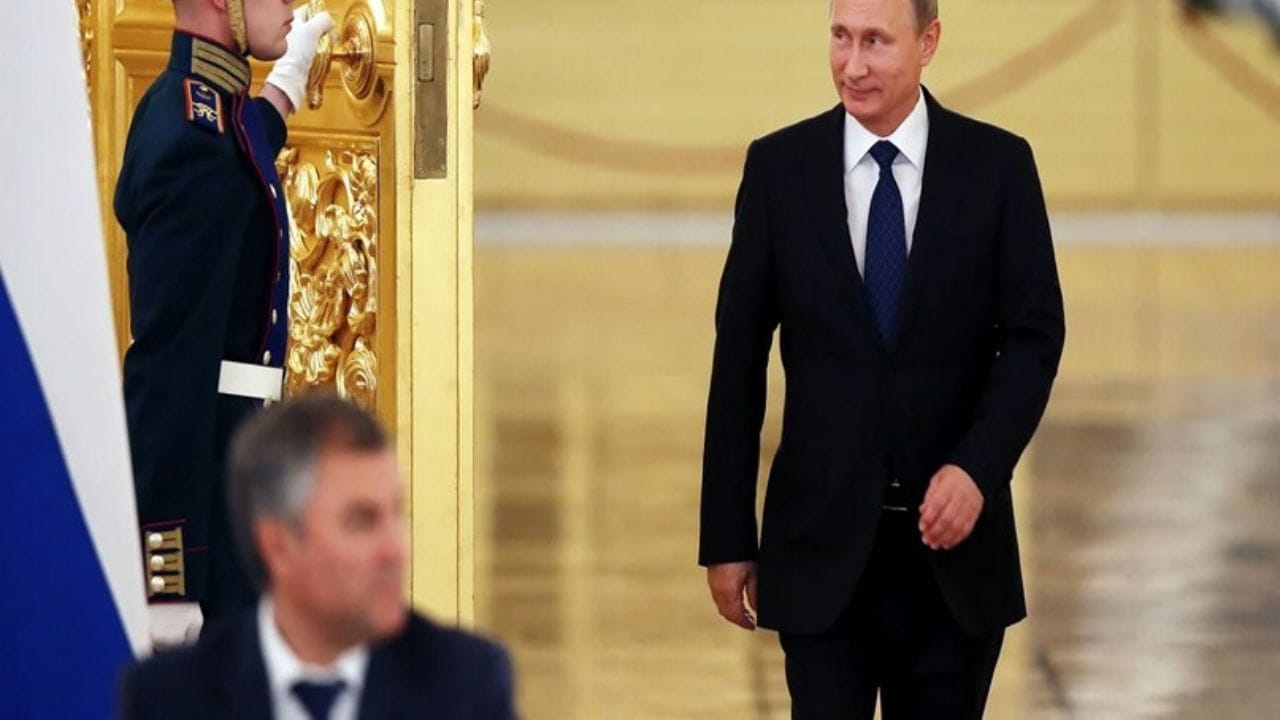 Vladimir Putin walking style