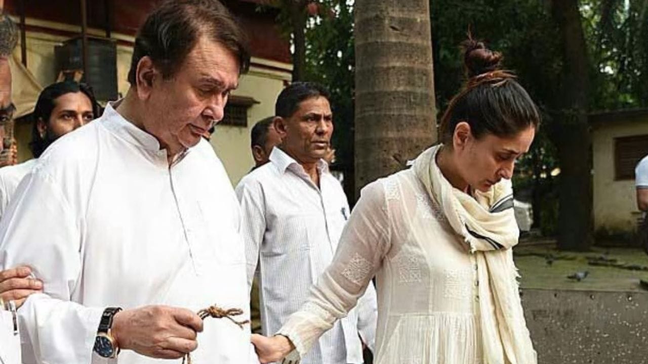 આપણા સનાતન ધર્મમાં, અંતિમ સંસ્કાર દરમિયાન સફેદ કપડાં પહેરવાની પરંપરા ખૂબ જૂની છે. એવું માનવામાં આવે છે કે સફેદ રંગ શાંતિ, શુદ્ધતા અને આધ્યાત્મિક ઉર્જાનું પ્રતીક છે. તેથી, આપણે બધા આવા દુઃખદ પ્રસંગે સફેદ કપડાં પહેરીએ છીએ.