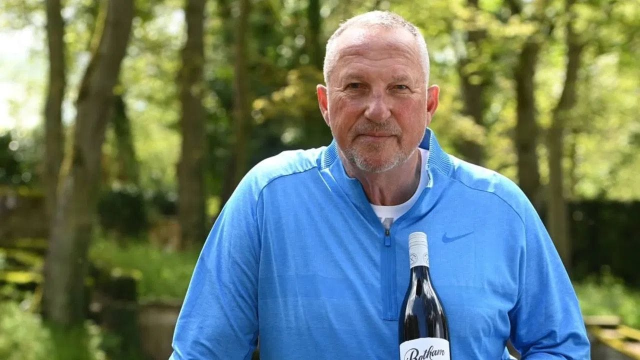 ઇયાન બોથમ હવે એક મોટી વાઇન કંપની ચલાવે છે. તેણે 2018 માં પોતાનો વાઇન બિઝનેસ શરૂ કર્યો હતો. તેની વાઇન ઓસ્ટ્રેલિયા, ન્યુઝીલેન્ડ અને ઇંગ્લેન્ડ જેવા દેશોમાં વેચાય છે.