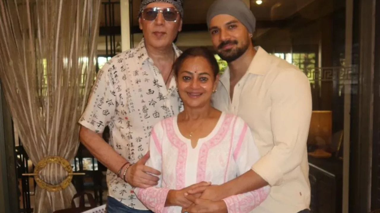 ઝરીના વહાબના પુત્રનું નામ સૂરજ પંચોલી છે. જિયા ખાન આત્મહત્યા કેસમાં તેમને કોર્ટમાંથી રાહત મળી છે. સીબીઆઈ કોર્ટે તેમને 10 વર્ષ પછી નિર્દોષ જાહેર કર્યા છે.