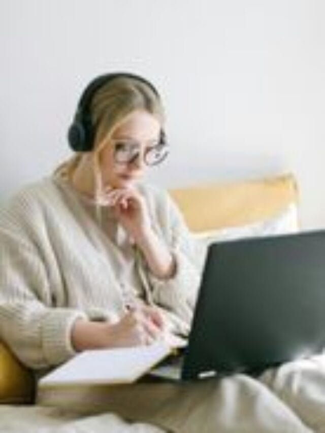 12મા ધોરણ પછી Commerceના વિદ્યાર્થીઓ માટે આ બેસ્ટ કરિયર વિકલ્પો છે