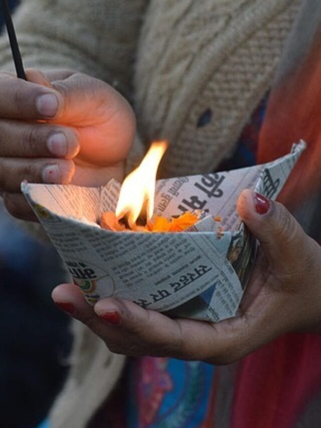 પૂજા પછી બચેલી રાખનું શું કરવું? આ એક ઉપાય દેવી લક્ષ્મીના વિશેષ આશીર્વાદ અપાવશે