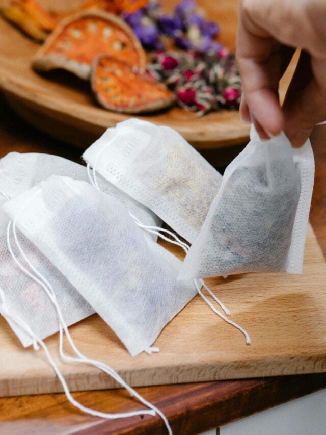 વાપરેલી ટી બેગને ફેંકો નહીં, આ 5 રીતે ઉપયોગ કરો અને લાઈફને સરળ બનાવો