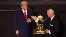 ડોનાલ્ડ ટ્રમ્પને નોબલ તો નહીં પણ ફિફાનો શાંતિ પુરસ્કાર મળ્યો