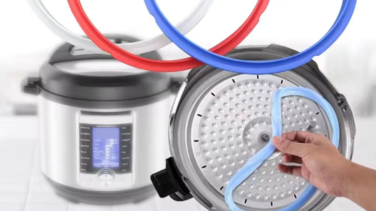 છૂટા રબરને કેવી રીતે કડક કરવું?: સૌપ્રથમ કૂકરના ઢાંકણમાંથી રબર કાઢો અને તેને સારી રીતે સાફ કરો. જેથી બધી ચીકાશ દૂર થઈ જાય. હવે એક ઊંડા કન્ટેનરમાં પુષ્કળ બરફ અથવા ખૂબ ઠંડું પાણી ભરો. રબરને બરફના પાણીમાં બોળી દો અને તેને 10 મિનિટ માટે રહેવા દો.
