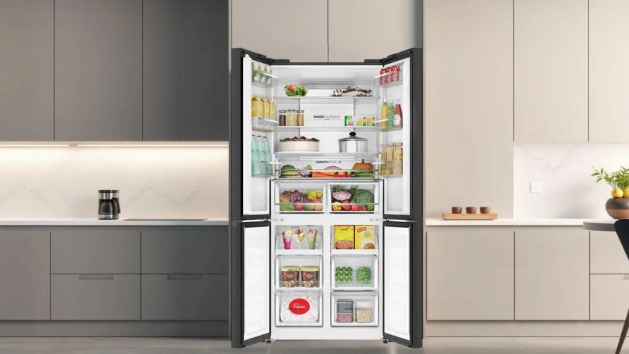 રેફ્રિજરેટર લોક ખોરાકની તાજગી જાળવી રાખે: રેફ્રિજરેટર લોક પણ ખોરાકની તાજગી જાળવી રાખે છે. રેફ્રિજરેટરમાં ખોરાકની તાજગી ત્યારે જ જાળવી શકાય છે જ્યારે રેફ્રિજરેટર ઠંડુ રહે અને હવાનું પરિભ્રમણ પૂરતું હોય. રેફ્રિજરેટર લોક આને સુધારવામાં મદદ કરે છે. હકીકતમાં, રેફ્રિજરેટરનો દરવાજો લોક કરવાથી રેફ્રિજરેટર ઠંડુ રહે છે, ખોરાક લાંબા સમય સુધી અંદર તાજો રહે છે.