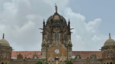 ભારતીય રેલવે નેટવર્ક વિશ્વના સૌથી મોટા અને બિઝી રેલવે નેટવર્કમાંનું એક છે. દૂરના ગામડાઓથી લઈને મહાનગરો સુધી ફેલાયેલા હજારો સ્ટેશનો મારફતે તે કરોડો મુસાફરોને તેમની મંઝિલ સુધી પહોંચાડે છે. એવામાં શું તમે ક્યારેય વિચાર્યું છે કે, ભારતનો આ વિશાળ રેલવે ઇતિહાસ ક્યાંથી શરૂ થયો? ભારતમાં પરિવહન ક્રાંતિની શરૂઆત કરનાર પ્રથમ રેલવે સ્ટેશન કયું હતું?