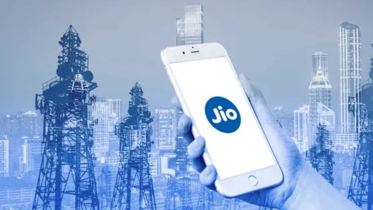 જો તમે ઘણો ડેટા વાપરો છો, તો આ Jio પ્લાન તમારી જરૂરિયાતોને પણ પૂર્ણ કરે છે. આ પ્રીપેડ પેક કુલ 196GB હાઇ-સ્પીડ ડેટા પ્રદાન કરે છે. તમે દરરોજ 2GB હાઇ-સ્પીડ ડેટાનો ઉપયોગ કરી શકો છો.