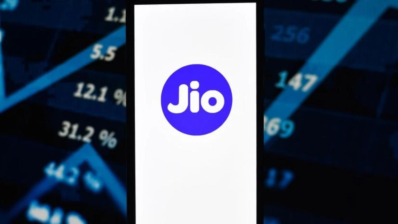 આ પ્લાનના ફાયદાઓ વિશે, કંપની 98 દિવસ માટે બધા નેટવર્ક પર અમર્યાદિત કોલિંગ ઓફર કરે છે. તમે કોઈપણ તણાવ વિના તમારા પ્રિયજનો સાથે ચેટ કરી શકો છો. તમને દરરોજ 100 મફત SMS સંદેશાઓ પણ મળે છે.