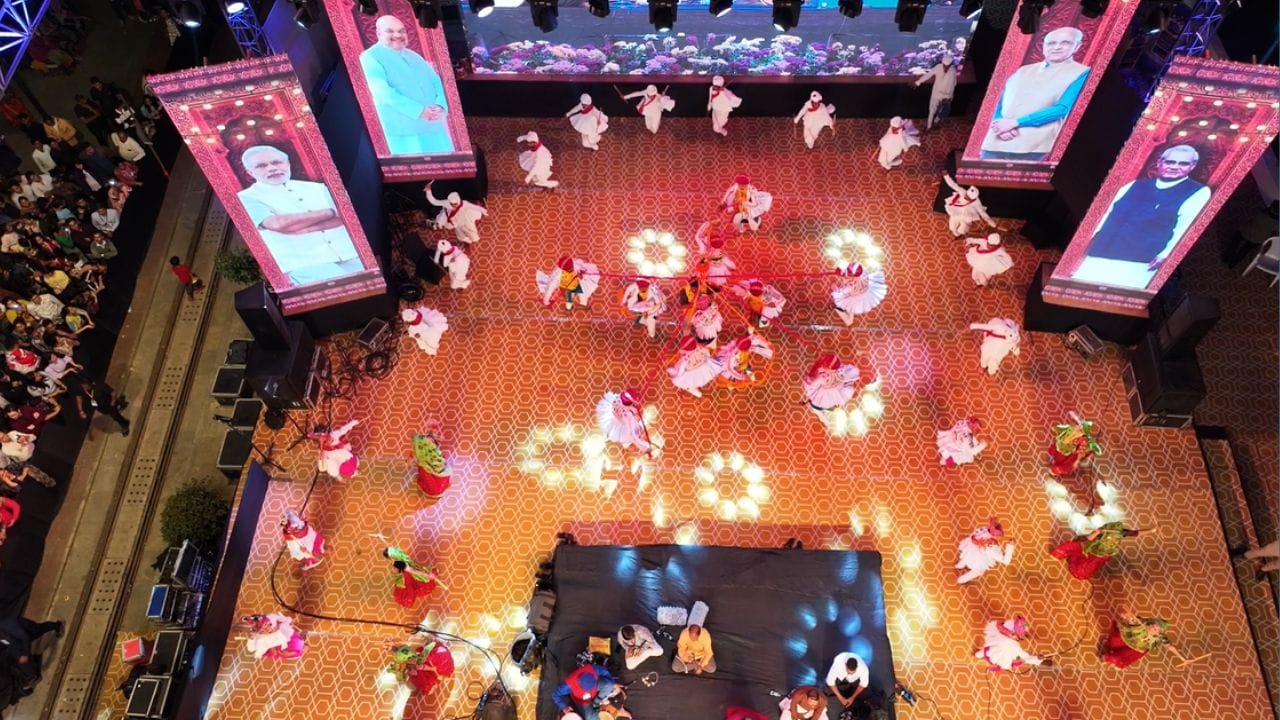 અમદાવાદ માટે આ આયોજન માત્ર મનોરંજન પૂરતું સીમિત ન રહી, પરંતુ શહેરની સાંસ્કૃતિક ઓળખને મજબૂત બનાવતું, સામૂહિક આનંદનું પ્રતિક બનતું અને પર્યટન વિકાસ માટે મહત્વપૂર્ણ મંચ સાબિત થતું દેખાઈ રહ્યું છે.