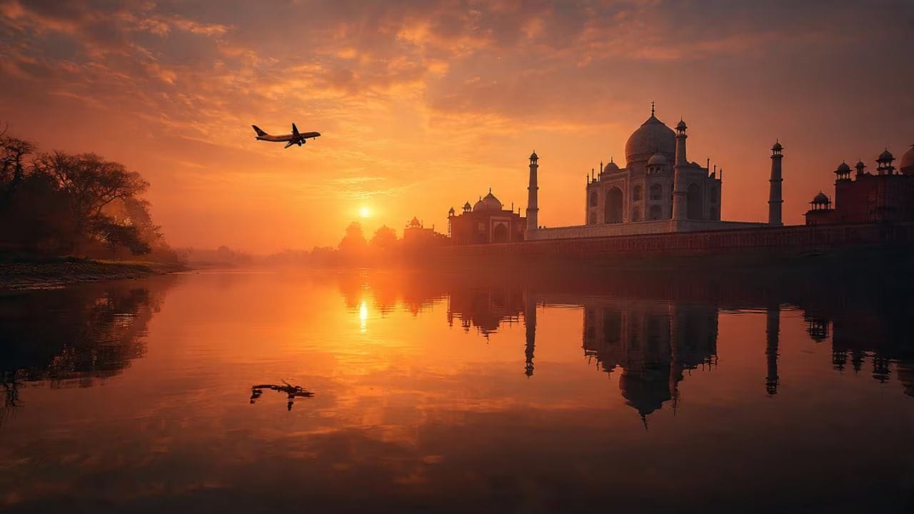 તાજમહેલ, ઉત્તર પ્રદેશ: ઉત્તર પ્રદેશના આગ્રામાં સ્થિત, તાજમહેલ યુનેસ્કો વર્લ્ડ હેરિટેજ સાઇટ છે અને વિશ્વના સૌથી પ્રખ્યાત સ્મારકોમાંનું એક છે. સ્મારકની સુંદરતા અને માળખાકીય સંતુલનને કોઈપણ નુકસાનથી બચાવવા માટે, તાજમહેલની આસપાસના હવાઈ ક્ષેત્રને નો-ફ્લાય ઝોન જાહેર કરવામાં આવ્યું છે. કંપન, ધ્વનિ પ્રદૂષણ અથવા વાયુ પ્રદૂષણને કારણે સ્મારકને થતા કોઈપણ નુકસાનને રોકવા માટે આ પગલું જરૂરી છે.