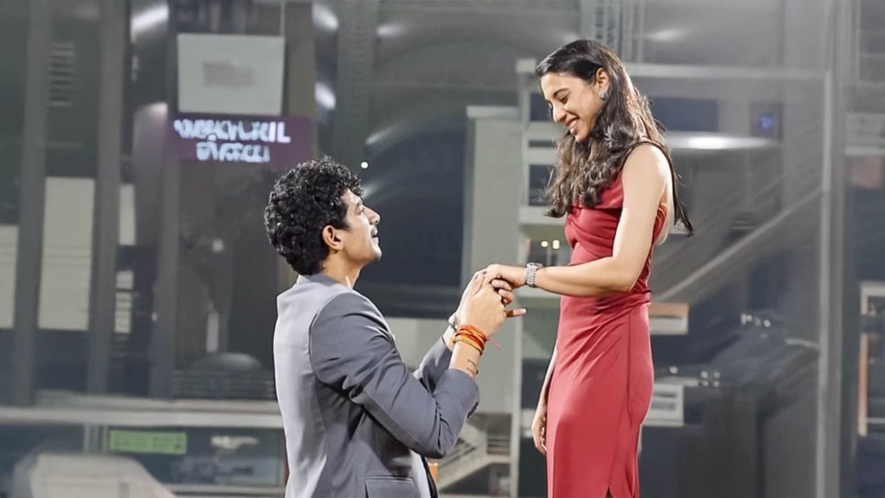 ફક્ત સ્મૃતિ મંધાનાએ જ આ પગલું ભર્યું નથી; સંગીતકાર પલાશ મુચ્છલે પણ ભારતીય ક્રિકેટરને ઇન્સ્ટાગ્રામ પર અનફોલો કરી દીધો છે. તેમના આ પગલા પછી, સોશિયલ મીડિયા પર ચર્ચા વધી રહી છે કે સ્મૃતિ મંધના-પલાશ પ્રેમકથાનો અંત આવી ગયો છે.