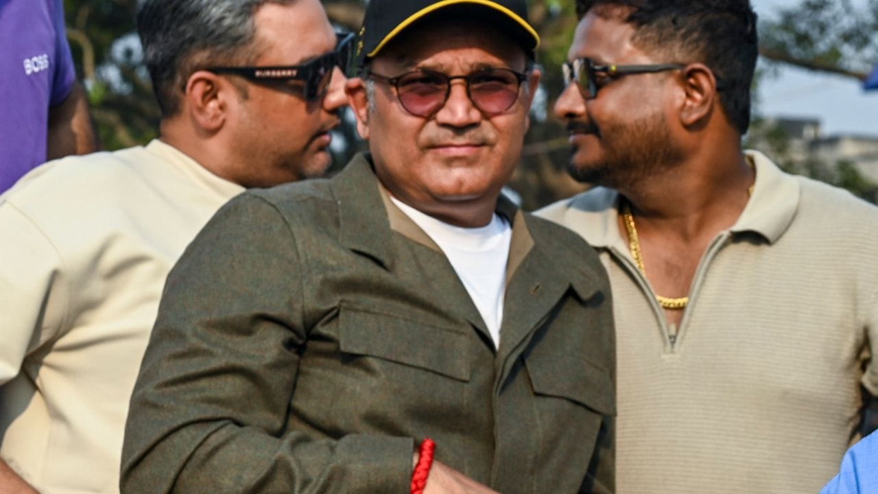 ભારતને પહેલો ટી20 વર્લ્ડકપનો ખિતાબ 2007માં એમએસ ધોનીએ જીતાડ્યો હતો.  આ વાત બધાને યાદ છે પરંતુ શું તમે જાણો છો કે, ભારતની પહેલી ટી20માં કેપ્ટનશીપ કરનાર ખેલાડી વિરેન્દ્ર સહેવાગ હતો. સહેવાગે પોતાના કરિયરમાં માત્ર એક ટી20મેચમાં સાઉથ આફ્રિકા વિરુદ્ધ કેપ્ટનશીપ કરી હતી. આ મેચમાં ટીમ ઈન્ડિયા 6 વિકેટથી જીતી હતી.