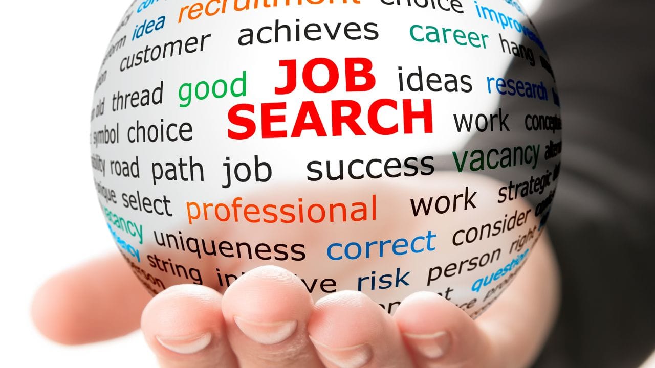 એ.જે. પટેલે ઉમેર્યું કે સ્ટાર્ટઅપ્સ અને નાના વ્યવસાયો, જે ભારતના કુલ સ્થાનિક ઉત્પાદન (GDP) માં આશરે ૩૦% ફાળો આપે છે અને સૌથી મોટા રોજગારદાતા છે, તેઓએ મોટા શહેરોની બહાર વિસ્તરણ કરવું જોઈએ. તેમણે જણાવ્યુ કે જો ભારતમાં વાર્ષિક ૮-૯ લાખ નોકરીઓનું સર્જન કરવું છે, તો સામાન્ય લોકો માટે ઉદ્યોગસાહસિકતાને સક્ષમ વિકલ્પ બનાવવા માટે માળખાકીય અવરોધો દૂર કરવાં અનિવાર્ય છે.