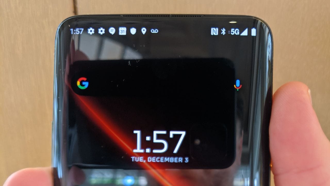 2. ફોન રીસ્ટાર્ટ કરો: જેમ થાકેલા હોય ત્યારે આપણને ઊંઘની જરૂર હોય છે, તેમ આપણા ફોનને રીસ્ટાર્ટ કરવાની જરૂર પડે છે. જો એરપ્લેન મોડ કામ ન કરે, તો ફોન રીસ્ટાર્ટ કરો. આ હાર્ડવેરને રિફ્રેશ કરે છે અને ફોનને સૌથી મજબૂત સિગ્નલ સાથે ટાવર શોધવાની મંજૂરી આપે છે.