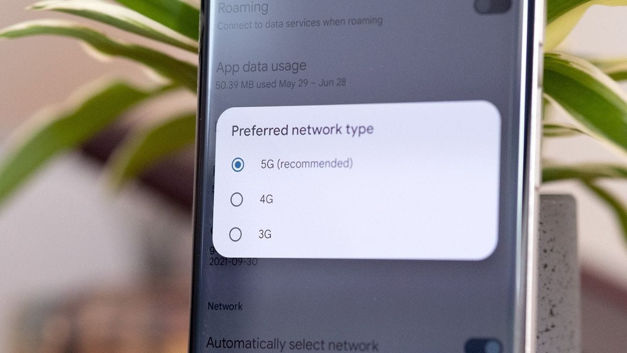 5. મોટી દિવાલો અને બંધ રૂમ નેટવર્કના દુશ્મન: સિગ્નલોને દિવાલો અને કોંક્રિટમાંથી પસાર થવામાં મુશ્કેલી પડે છે. જો તમે બેઝમેન્ટ, લિફ્ટ અથવા જાડી દિવાલોવાળા રૂમમાં છો, તો તમારું સિગ્નલ નબળું પડશે. વધુ સારા નેટવર્ક પ્રદર્શન માટે, બારીની નજીક જવાનો અથવા ખુલ્લા રૂમમાં રહેવાનો પ્રયાસ કરો. કેટલીકવાર, ફક્ત રૂમનો ખૂણો બદલવાથી તમારું ઇન્ટરનેટ ખૂબ જ ઝડપી ચાલી શકે છે.