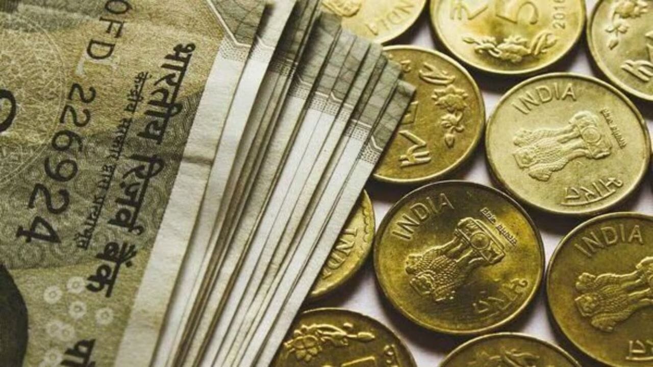 જોકે, એવી શક્યતા છે કે જ્યારે 8મા પગાર પંચની બધી ભલામણો લાગુ કરવામાં આવશે, ત્યારે કર્મચારીઓ અને પેન્શનરોને 1 જાન્યુઆરી, 2026 થી બાકી રકમ મળતી રહેશે. કર્મચારીઓ માટે રાહતની વાત છે કે ભલામણો લાગુ થયા પછી, તેઓ તેમના સમગ્ર ભૂતકાળના બાકી લેણાં એક સાથે મેળવી શકશે. આ જ કારણ છે કે 8મા પગાર પંચને લઈને કર્મચારીઓ અને પેન્શનરોમાં ભારે ઉત્સાહ છે.