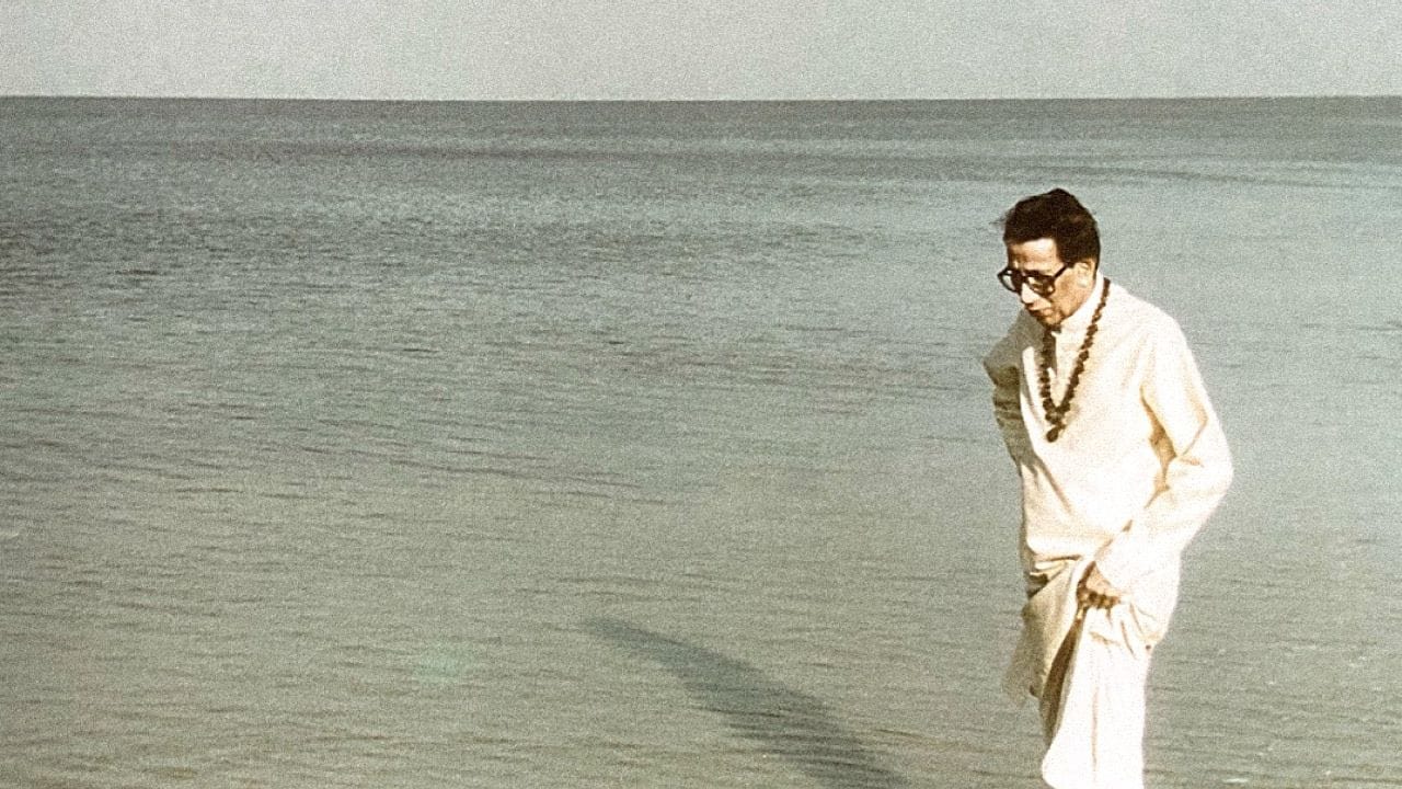 તેમને 2017માં મુંબઈ જિલ્લા ફુટબોલ સંધના અધ્યક્ષ તરીકે પસંદ કરાયો હતો. 2018માં તેને શિવસેના પાર્ટીએ નેતાના રુપમાં નિયુક્ત કર્યો હતો.