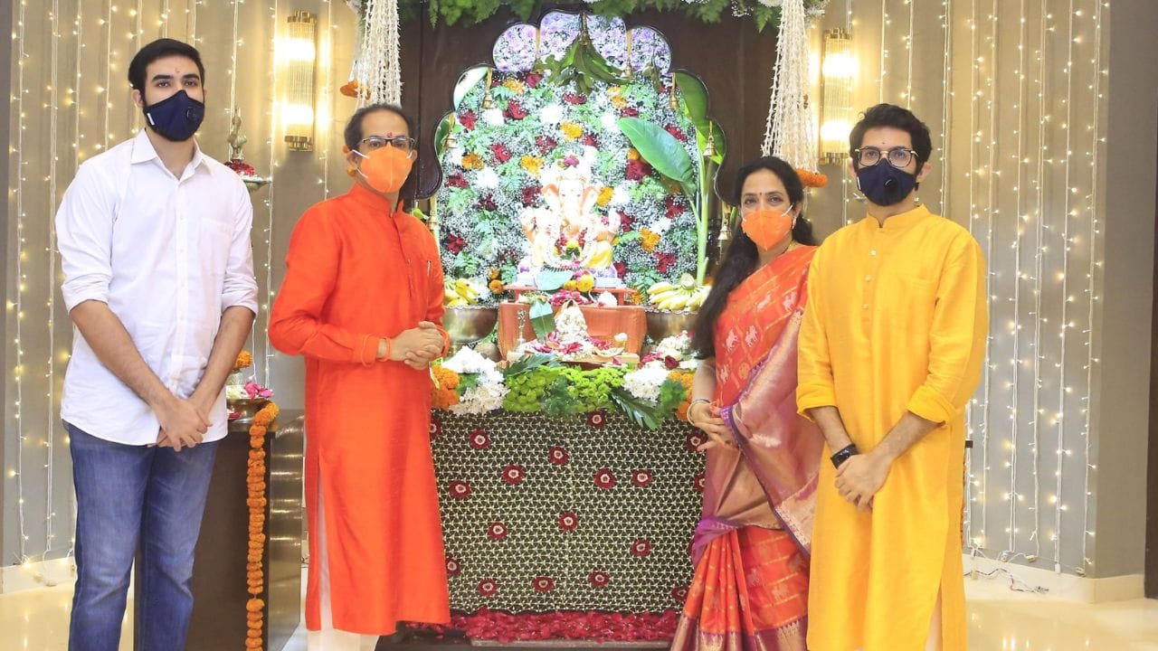 આદિત્ય ઉદ્ધવ ઠાકરે એક ભારતીય રાજકારણી છે જેમણે મહારાષ્ટ્ર સરકારમાં ઉચ્ચ શિક્ષણ મંત્રી, પ્રવાસન અને પર્યાવરણ મંત્રી તરીકે સેવા આપી છે. તેઓ મુંબઈના વર્લીથી મહારાષ્ટ્ર વિધાનસભાના ધારાસભ્ય પણ છે. 