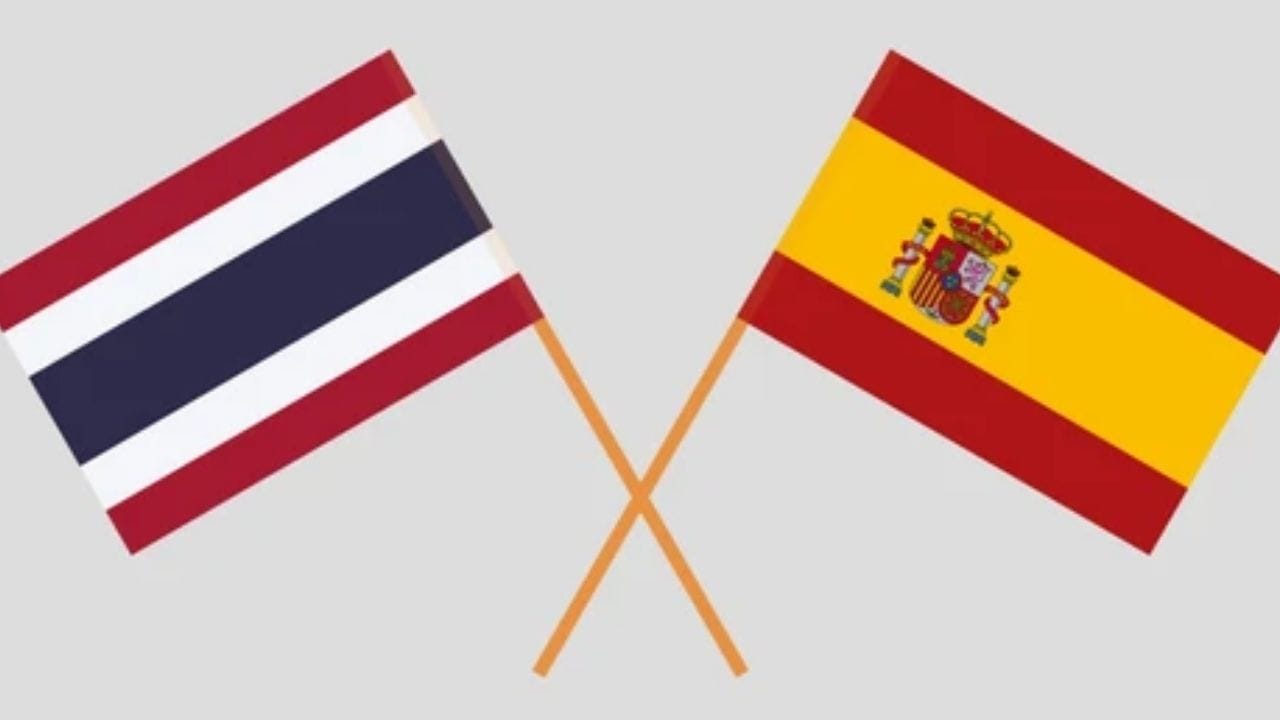 સ્પેન, થાઈલેન્ડ, અને ભુતાનમાં પણ રાજાઓનું મહત્વ સાંસ્કૃતિક અને પ્રતિકાત્મક છે, જ્યારે દેશના વાસ્તવિક નિયમ અને નીતિ ચૂંટણી દ્વારા સંચાલિત થાય છે.