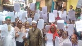 જીવતા મતદારોને સરકારી ચોપડે મારી નાખનાર સામે કેસ કરવા પોલીસને અરજી