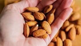 Almonds: બદામ બધા માટે ફાયદાકારક નથી હોતી