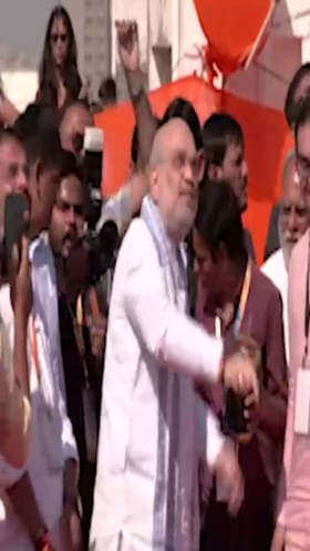 ઉત્તરાયણ પર્વે અમિત શાહે અમદાવાદમાં પરિવાર સાથે કરી પરંપરાગત ઉજવણી