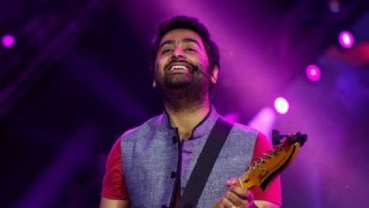 ટૂંકમાં ફિલ્મો માટે ગાવાનું પ્લેબેક સિંગિંગ કહેવાય છે. જો કોઈ ગાયક કહે છે કે તેઓ પ્લેબેક સિંગિંગ છોડી રહ્યા છે તો તેનો અર્થ એ નથી કે તેઓ છોડી રહ્યા છે. તેનો અર્થ એ છે કે તેઓ ફિલ્મો માટે ગાવાનું છોડી રહ્યા છે. તે ઉપરાંત તેઓ સ્વતંત્ર રીતે ગાવાનું ચાલુ રાખશે.