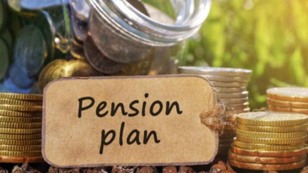 આ પગલાને ભારતને પેન્શન-આધારિત સમાજ બનાવવા અને વૃદ્ધાવસ્થામાં અસંગઠિત કામદારોને નાણાકીય સુરક્ષા પૂરી પાડવા તરફ એક મુખ્ય સીમાચિહ્નરૂપ માનવામાં આવે છે.