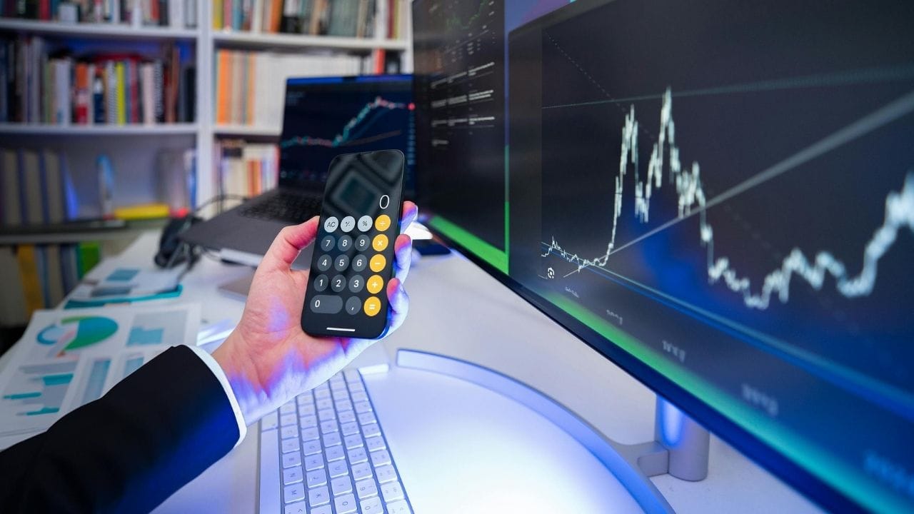 બાકીના રૂ. 26.26 ક રોડનો ઉપયોગ ન થયો હોય તેવી રકમ વ્યૂહાત્મક રીતે ફિક્સ્ડ ડિપોઝિટ અને મોનિટરિંગ એકાઉન્ટ્સમાં ઉપયોગમાં લેવામાં આવી છે જેથી વળતર મેળવતી વખતે મૂડી જાળવણી સુનિશ્ચિત થાય.CARE રેટિંગ્સ લિમિટેડે પુષ્ટિ આપી છે કે કુલ ઉપયોગ રૂ. 54.65 કરોડ સુધી પહોંચ્યો છે જે મુખ્યત્વે ઉત્પાદન સુવિધા સ્થાપના માટે છે.