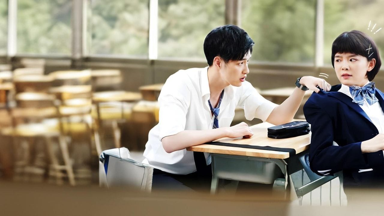 My Desk Mate : આ ડ્રામા બે સ્કૂલ ડેસ્કમેટ્સ વચ્ચે વધતા લાગણીસભર સંબંધોની વાત કરે છે. મિત્રતા, સ્પર્ધા અને યુવાનીના સંઘર્ષને ખૂબ સંવેદનશીલ રીતે રજૂ કરવામાં આવ્યો છે. આમાં Season 1 અને કુલ Episodes 30 છે,  My Desk Mate યુવા દર્શકો માટે Emotionally Rich અને Relatable Drama છે.