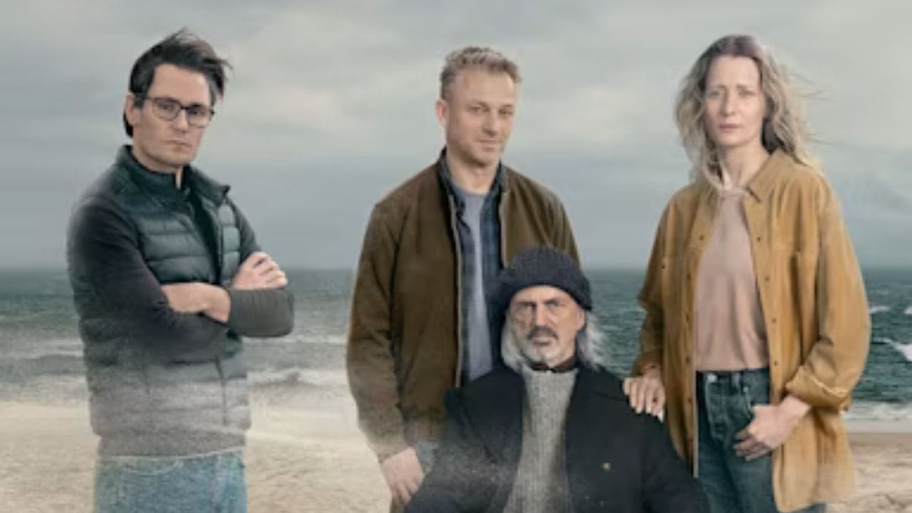   The Heritage જેવી સિરીઝ કુટુંબીય રહસ્યો અને છુપાયેલા સત્ય પર આધારિત હોય છે, જ્યાં ભૂતકાળની ઘટનાઓ વર્તમાન જીવનને અસર કરે છે. આવી કહાનીઓમાં ડ્રામા સાથે થ્રિલનું સુંદર સંયોજન જોવા મળે છે. આ વેબ સીરિઝમાં કુલ 7 એપિસોડ છે.પિતા દ્વારા છોડવામાં આવેલી વારસાને કારણે પરિવારમાં તિરાડ પડી જાય છે, જેના કારણે ત્રણ ભાઈ-બહેનો અને તેમનો પરિવાર જીવનમાં મુશ્કેલ સમયમાંથી પસાર થાય છે.આ સીરિઝ તમે પ્રાઈમ વીડિયો તેમજ જિઓ હોટસ્ટારમાં જોઈ શકો છો.