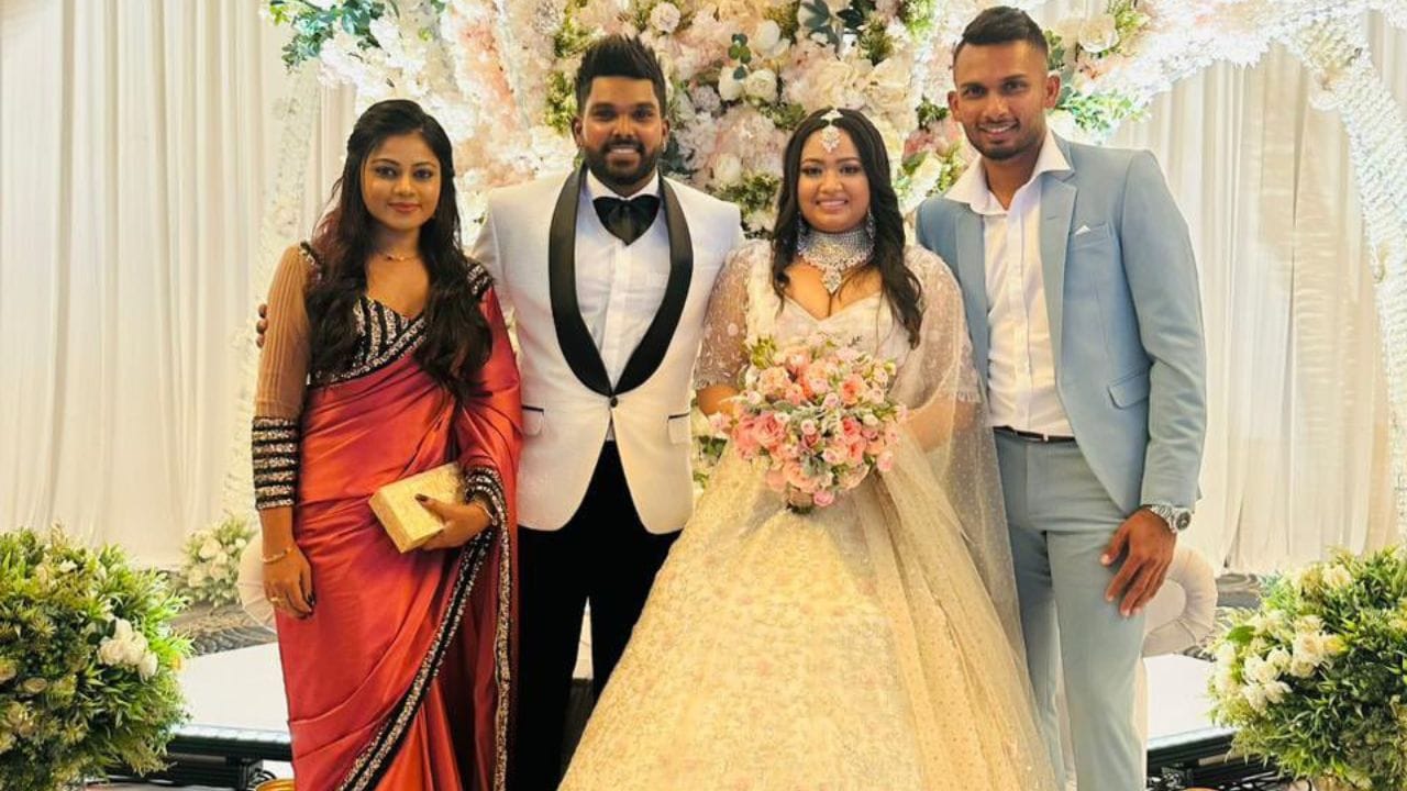 શ્રીલંકાના કેપ્ટન દાસુન શનાકાની પત્ની ચેવંતી પરેરા ખૂબ જ સુંદર અને સ્ટાઇલિશ છે. ચેવંતી પરેરા વ્યવસાયે ફેશન ડિઝાઇનર છે અને એક ફેશન બ્રાન્ડની માલિક પણ છે.